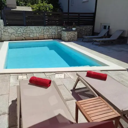 Luxury Imota,with Private Pool,car Evcharger Apartamento