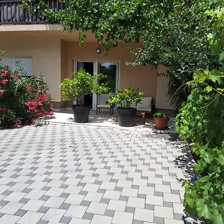 Luxury Imota,with Private Pool,car Evcharger Apartment
