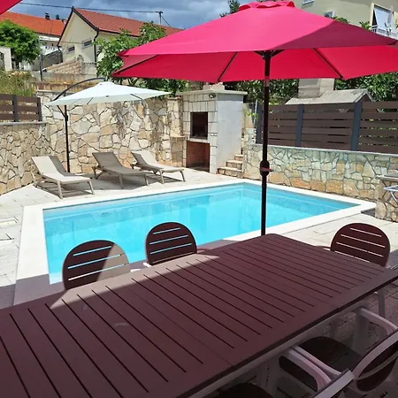Luxury Imota,with Private Pool,car Evcharger Apartment